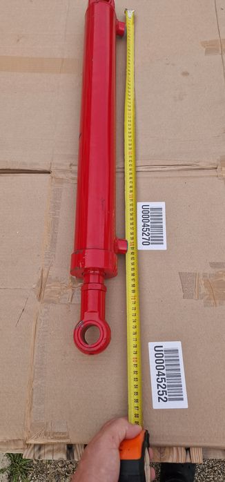 Cilindru hidraulic lungime 750 mm deschide 500 mm bolturi diametru 30