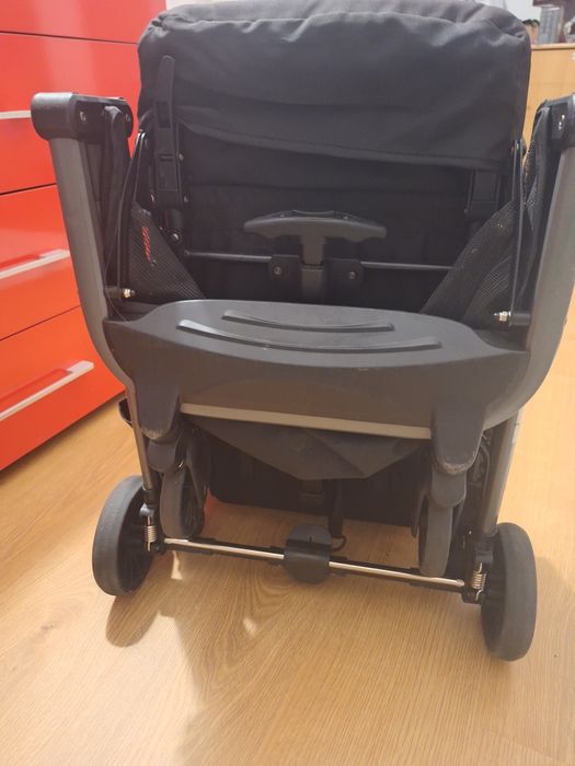 Vând cărucior tip troller transport avion, preț fix