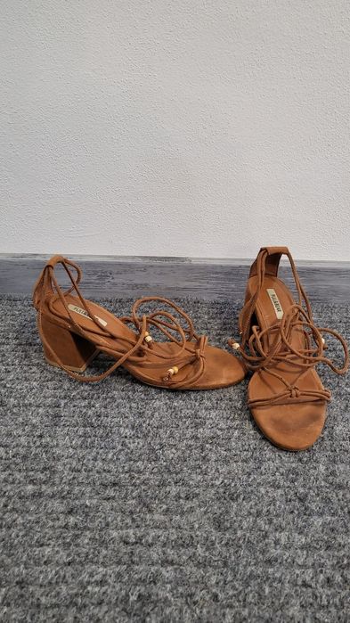 Vând Pantofi/ghete/adidas dama