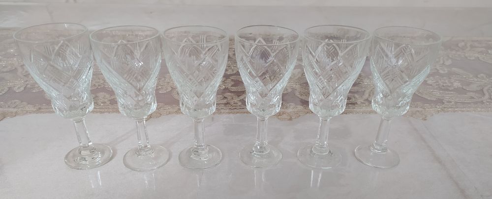 Продаются хрустальные фужеры