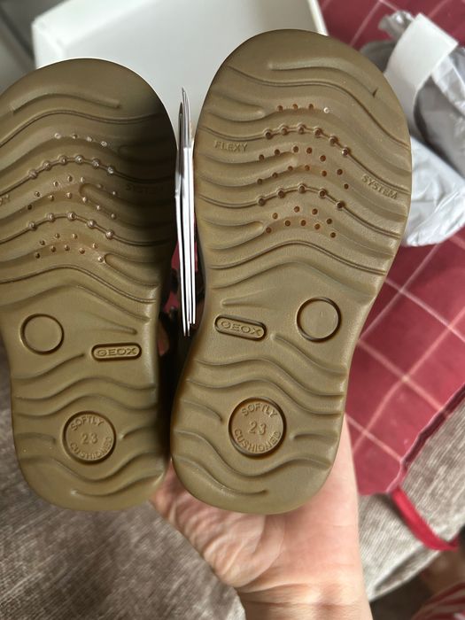 sandale de piele Geox, noi, cu eticheta, marime 23