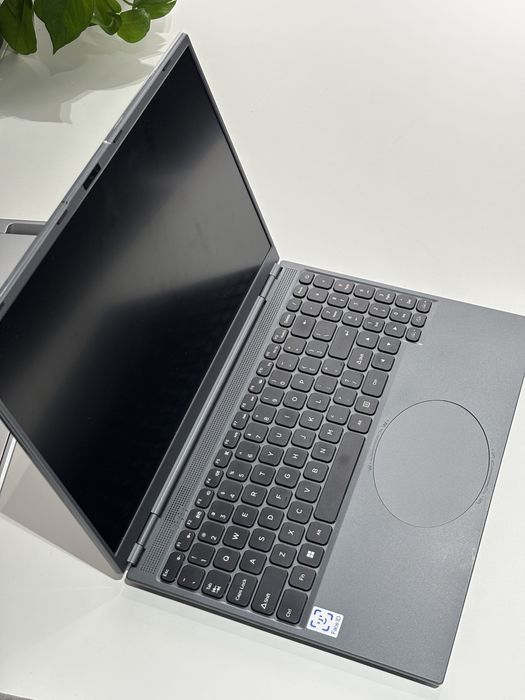 Hp core i3 8chi avlod ideal holatda