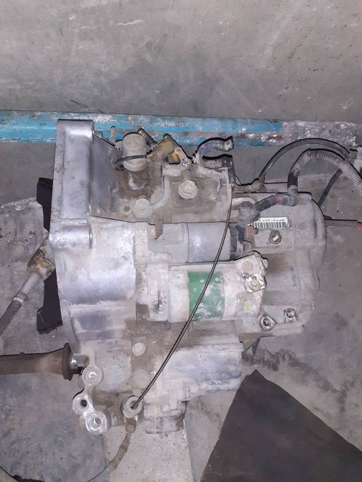 Продам люк багажник и стартер