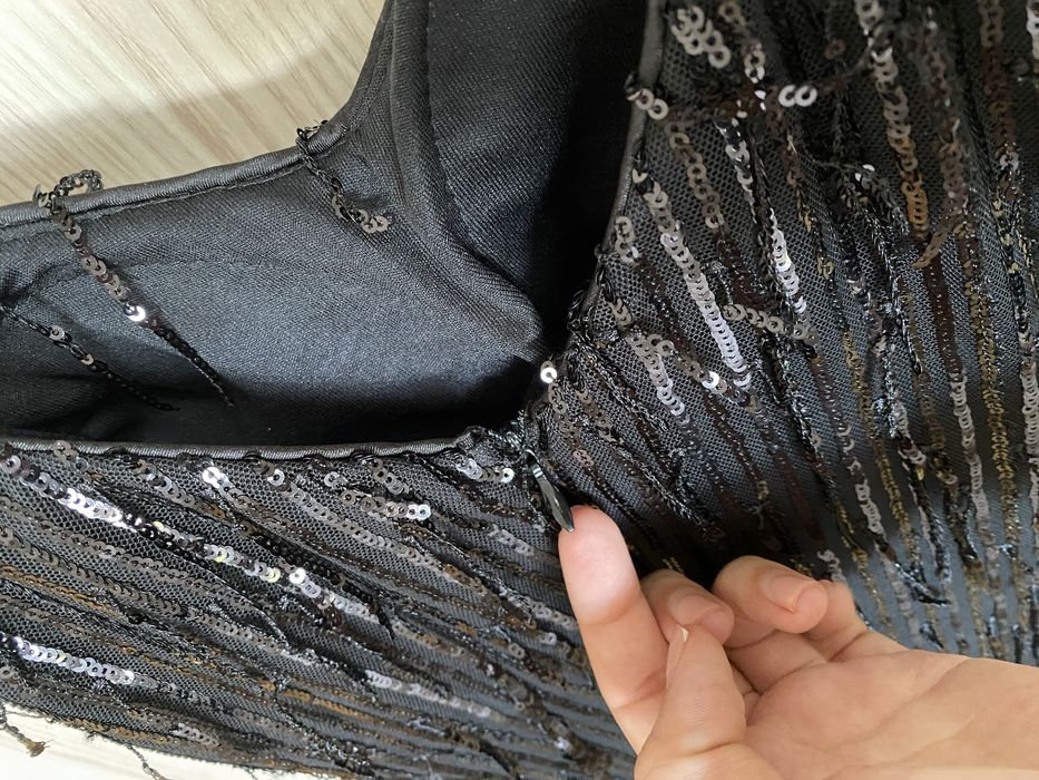 Черна тясна рокля