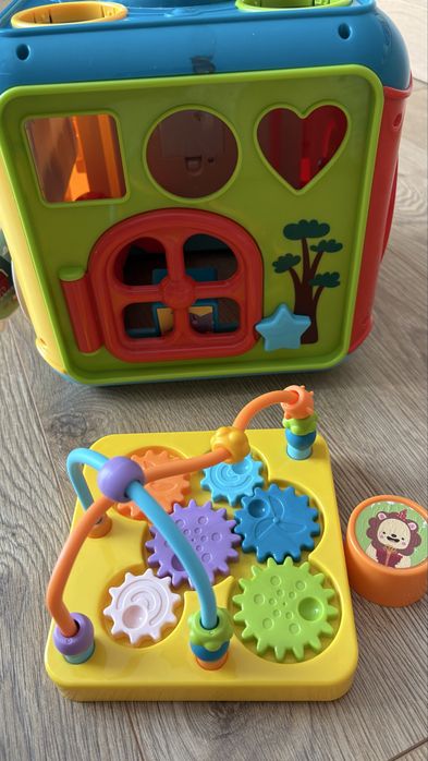 Cub interactiv cu lumini si sunete