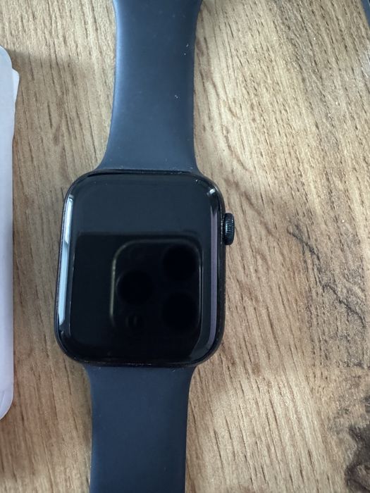 Apple Watch SE 44 мм Отличное состояние  Комплект