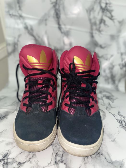 Распродажа кроссовок