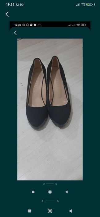 Әйел адамның туфлии сатылады