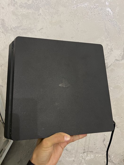 Playstation 4 Slim 1TB