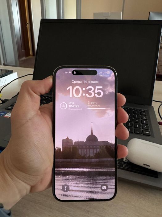 iPhone 15 Pro 256GB Platinum