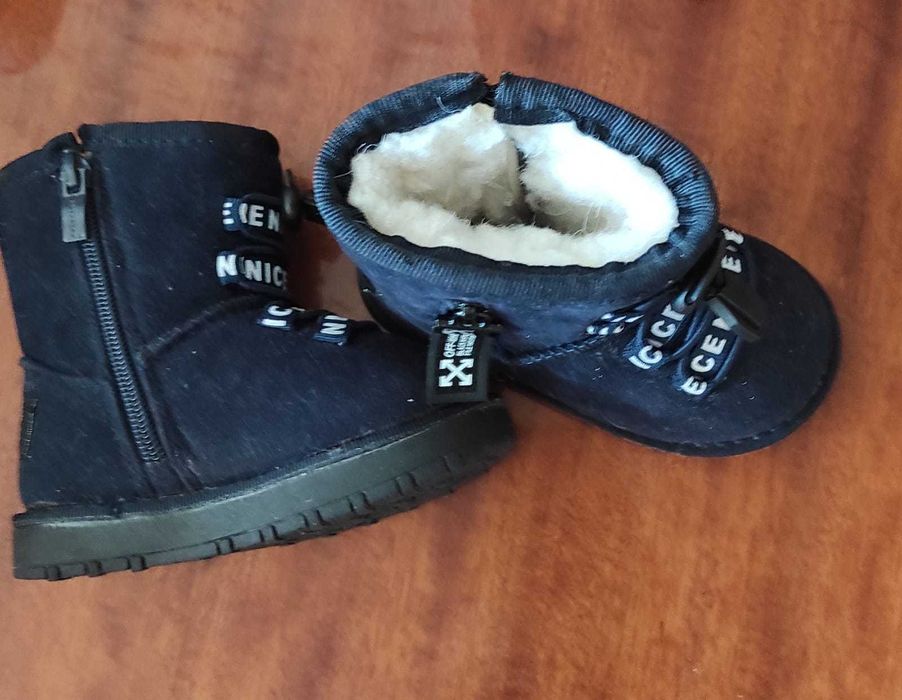 Продаю детскую обувь