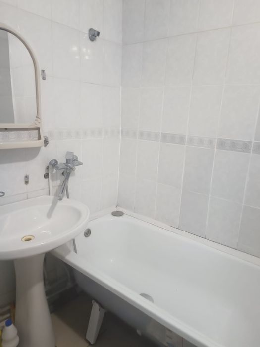 1 ком. Р-он 2 школы. 12500млн.