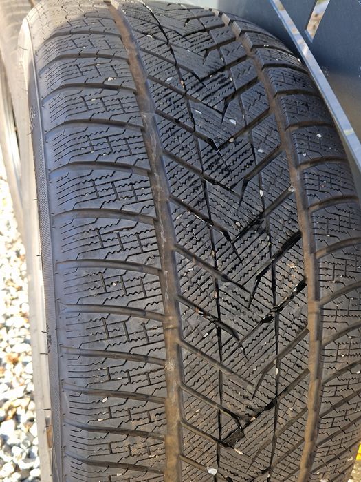 Vand 2 Cauciucuri Iarna 285 45 19 ca noi !!!