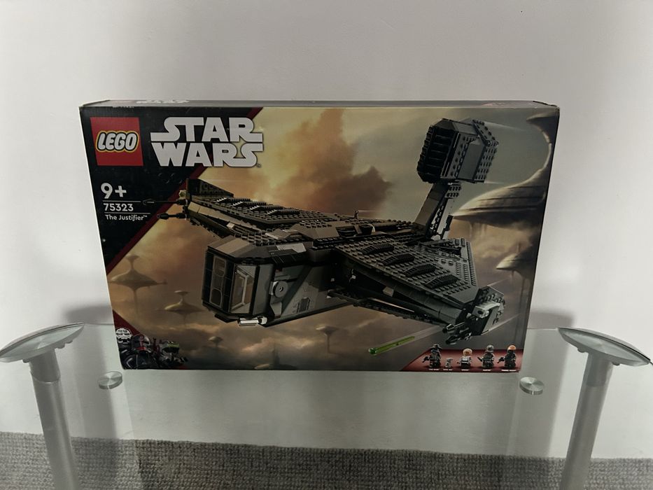 Lego star wars 75323