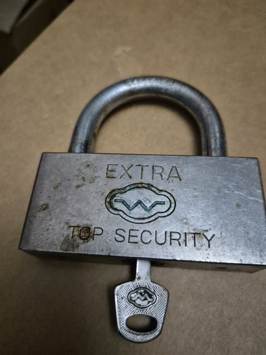Замок навесной ххх