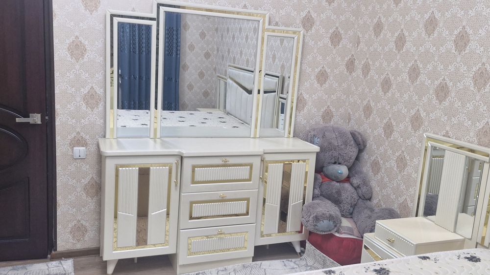 Спальный гарнитур