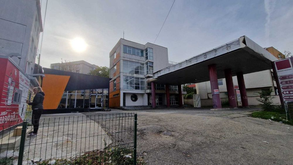 Spatii centrale, showroom, magazine, clinica, birouri, servicii, etc.