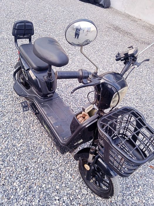 Bonvi skutr sotiladi