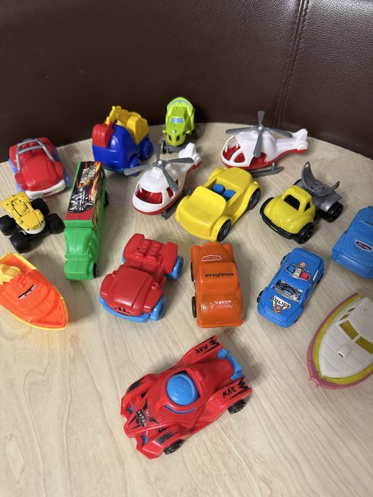 Машинки среднего размера