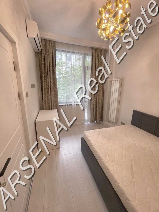 Дава се под наем Тристаен апартамент в София, Център - 100 кв.м за 1500 € - Снимка #5