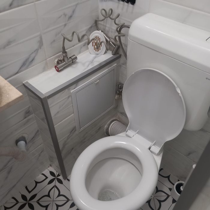 Închiriez garsonieră