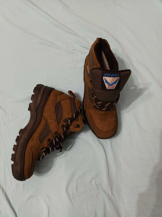Дамски /детски/туристически обувки от естествен набук