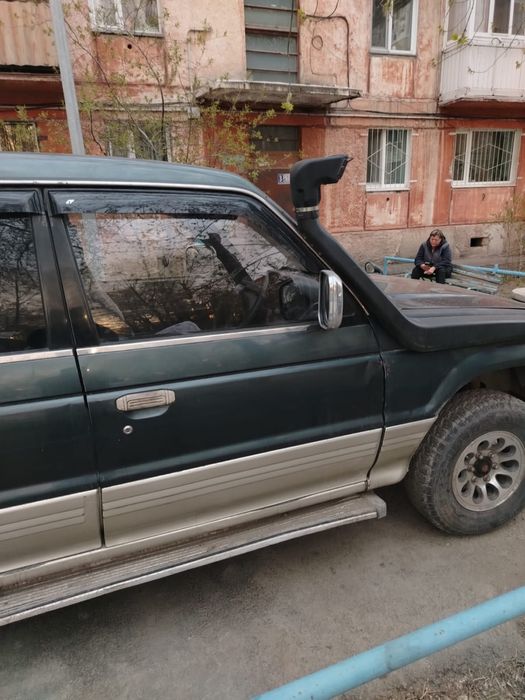 Mitsubishi pajero  1993г