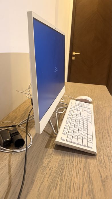 Моноблок HP 24” i5-9400T 8GB