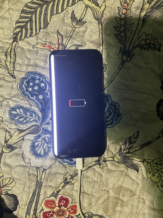продам IPHONE 13 с деффектами
