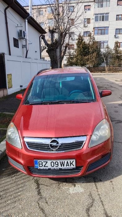 Vând Opel Zafira B