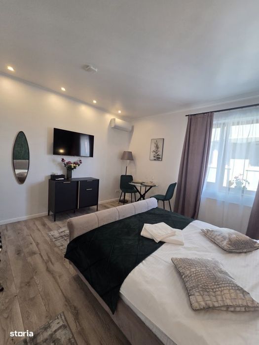 Studio | Peninsula | Afacere La Cheie