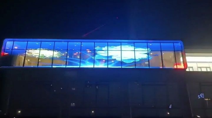 LED динамическая реклама на окнах