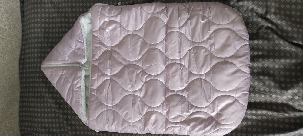 Продам детский конверт+ комбинезон на выписку