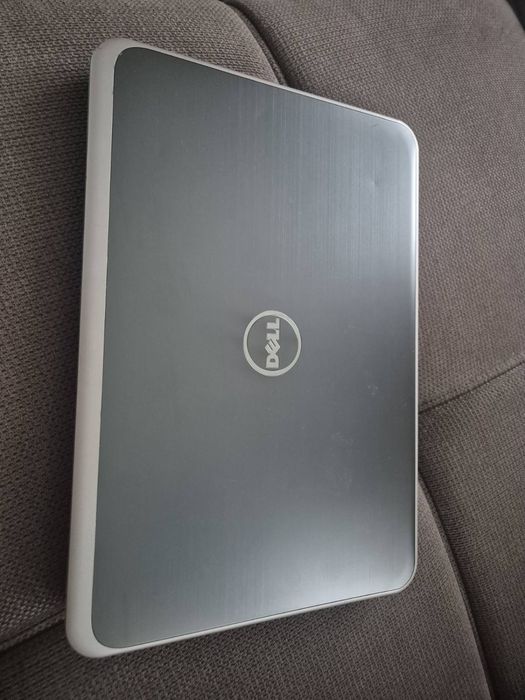 Лаптоп DELL в добро състояние.