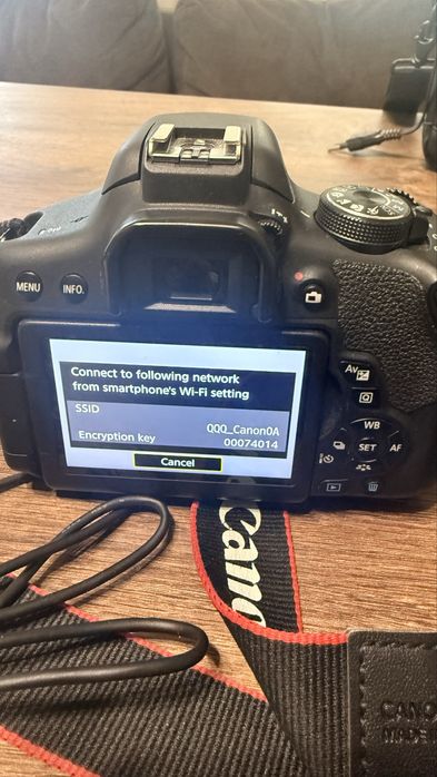 Canon 750D EOS (W)