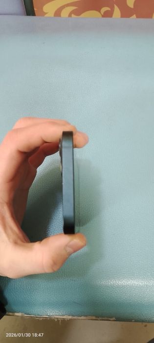 Продам айфон 13