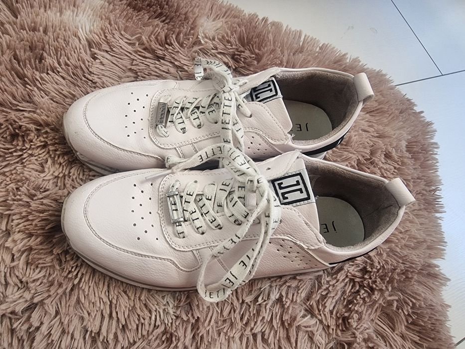 Swiss *JETTE оригинални сникърси 38 номер