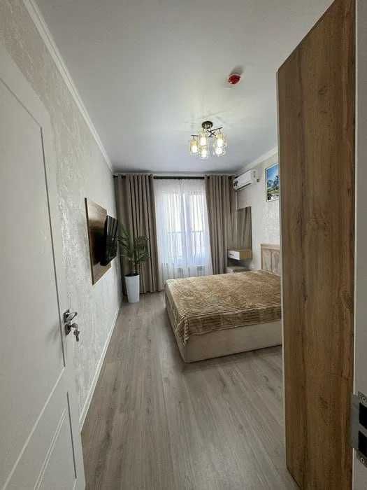 Срочно сдам 1/2- комнаты  4/10  Ул Махтумкули  Asia Alliance Bank