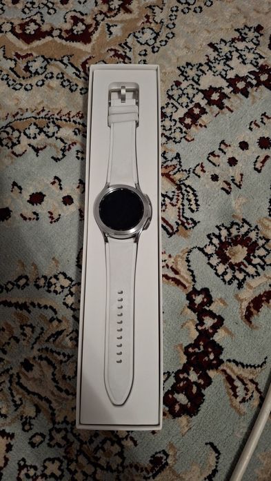 Часы Samsung Galaxy watch 4 classic