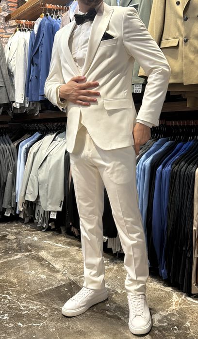 Costum Mire Alb - NOU  nefolosit - pret negociabil