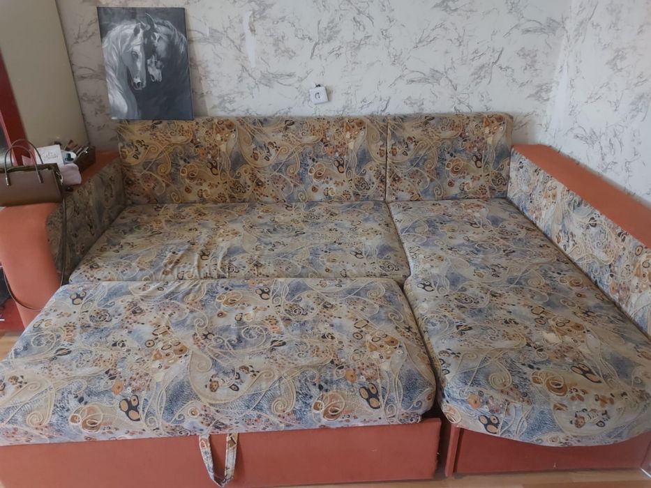 Диван угловой отдам
