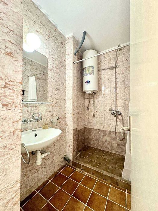 Дава се под наем Четиристаен апартамент в Бургас, Братя Миладинови - 110 кв.м за 459 € - Снимка #5