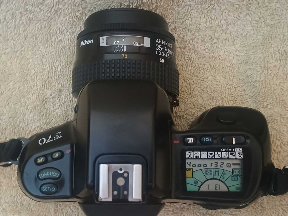 Aparat foto Nikon F70