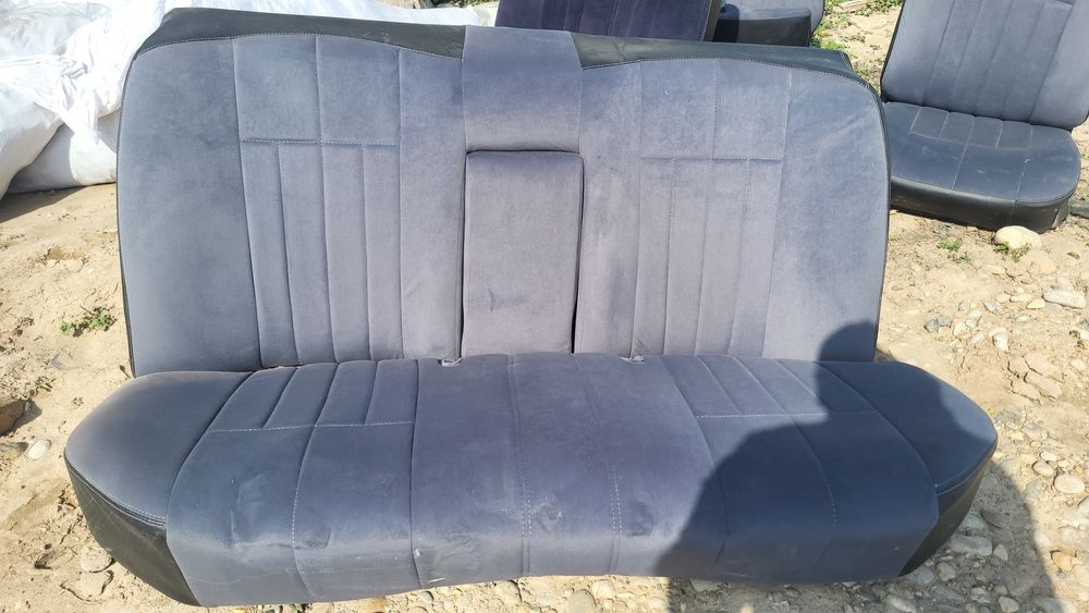 Продам сиденья от мерседес 124