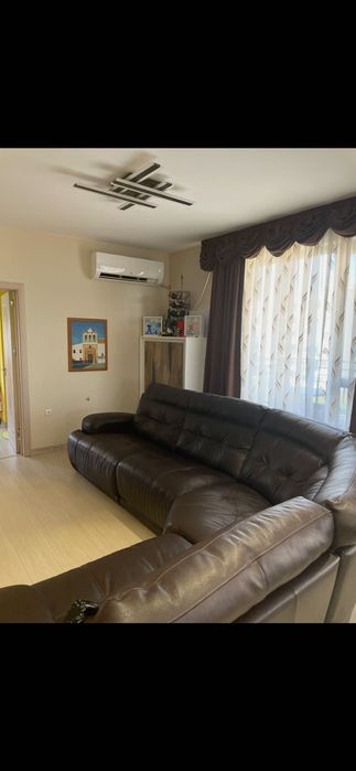 Луксозен диван от естествена кожа