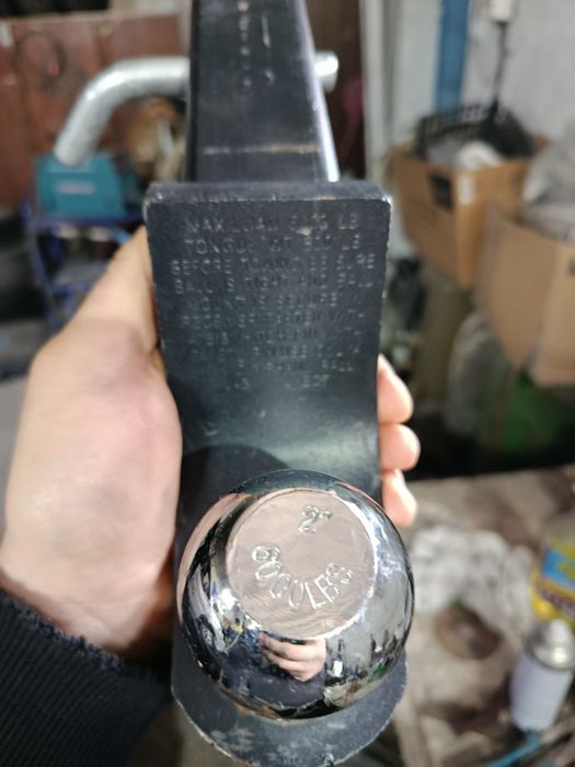 Фаркоп под квадрат.