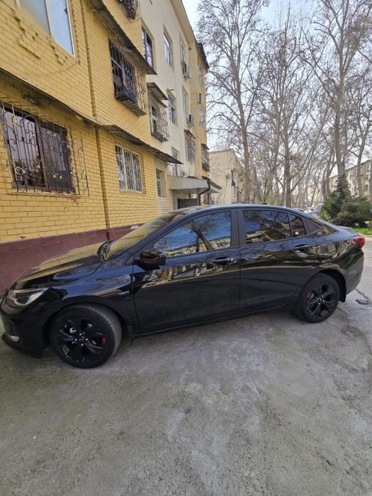 Chevrolet Onix Redline.