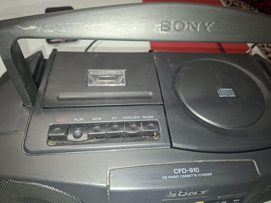 Sony CFD-910, sistem audio compact cu CD Player , cass deck si radio analog ( Antena Satelor)