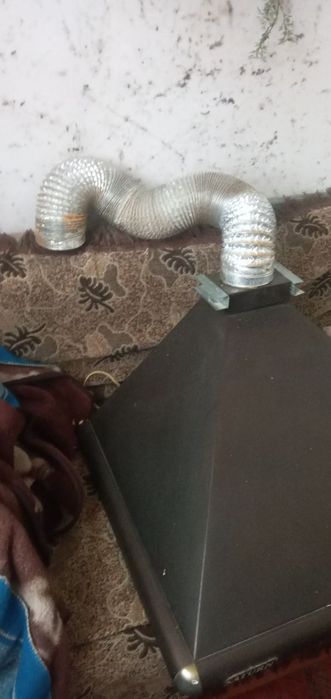 Продае́тся вытяжка б\у