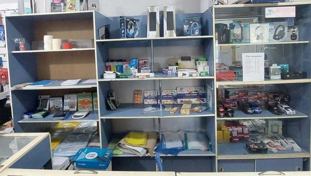 Продаются витрины б/у